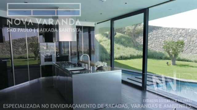 Ambientes e Varandas de Vidro ✨ Fechar Varanda Moderna e Valorizada Sob Medida ⛱️ Fechamento de Sacadas Encruzilhada (Santos) ☎ 0800-8800