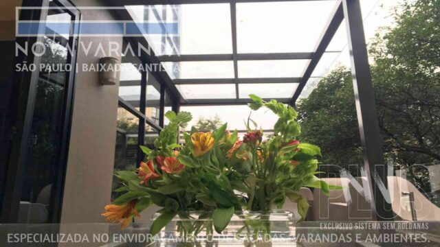 Ambientes e Varandas de Vidro ✨ Fechar Varanda Moderna e Valorizada Sob Medida ⛱️ Fechamento de Sacadas Praia da Enseada (Guarujá) ☎ 0800-8800