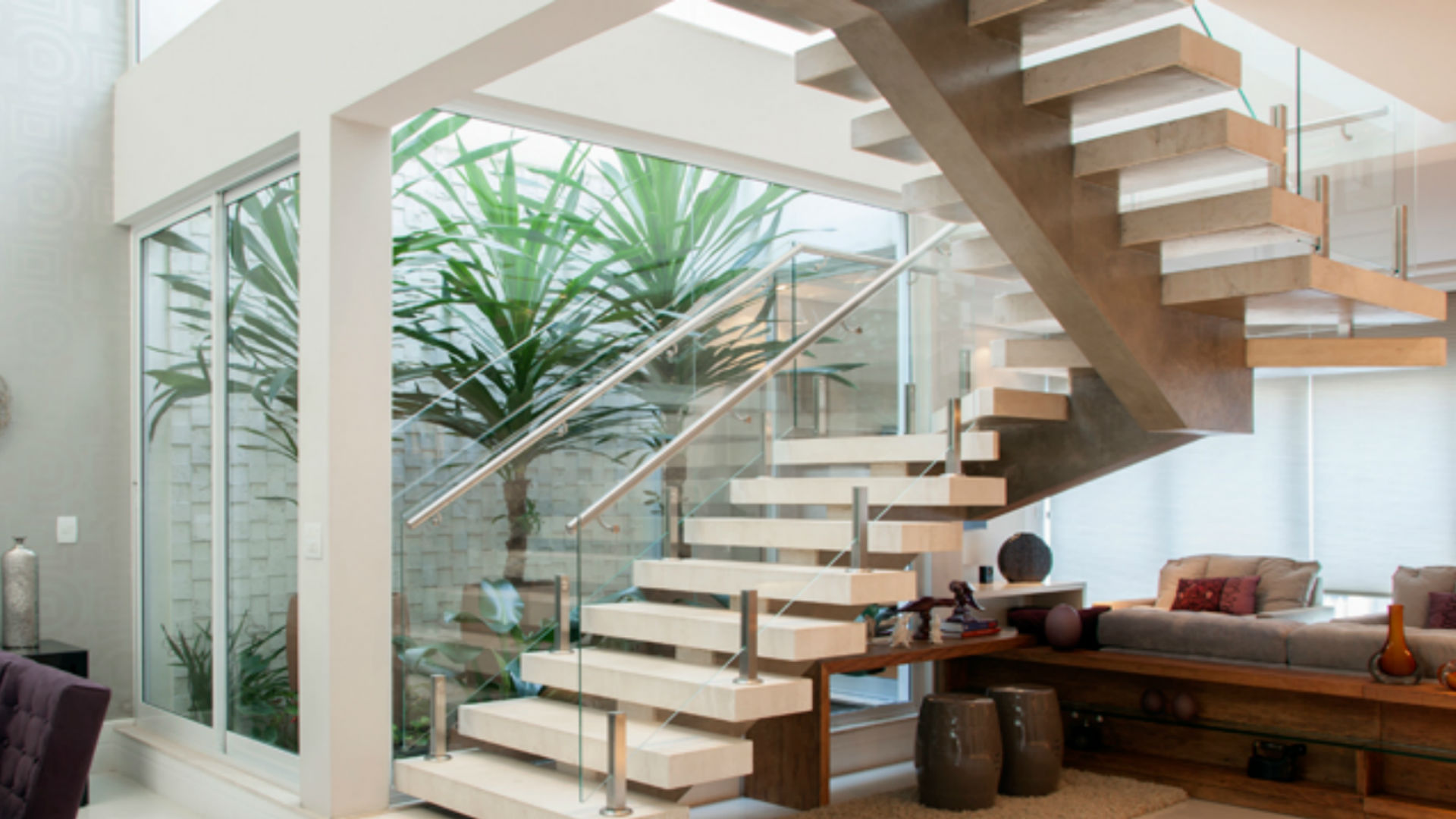 Ambientes e Varandas de Vidro ✦ Fechar Sacada: Valorizando seu imóvel com vidro sob medida ❖ Fechamento de Sacadas Jaguará (ZOSP) (Zona Oeste | São Paulo) ☎ 0800-880-2424